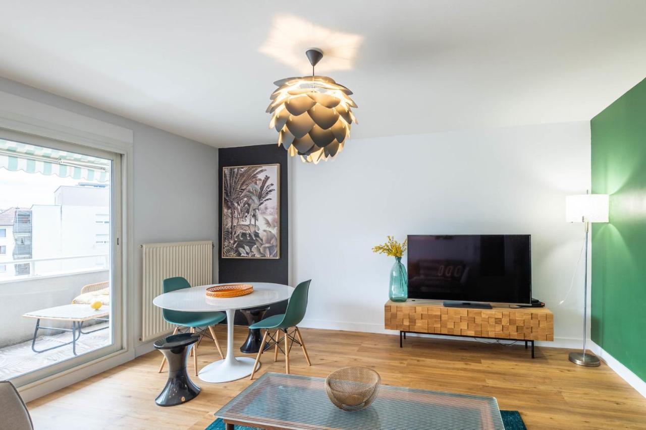 Florentine Furnished Flat Lägenhet Annecy Exteriör bild
